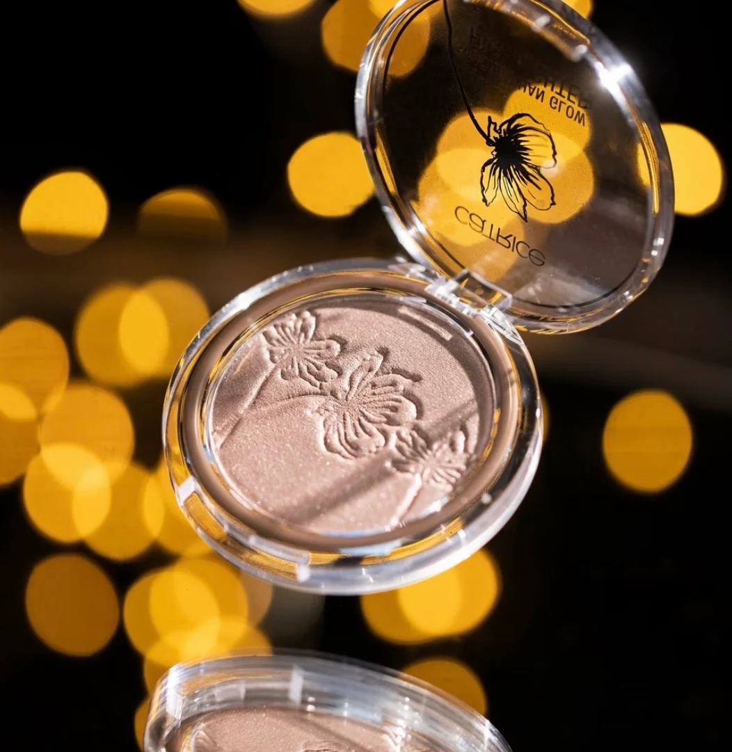 Catrice More Than Glow Highlighter - Image 7
