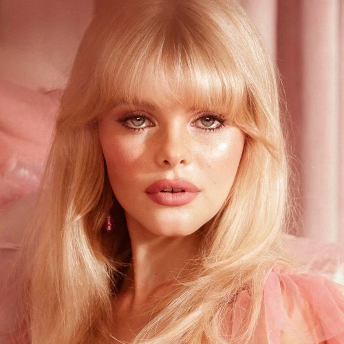 Charlotte Tilbury Hollywood Beauty Light Wand Spotlight - Image 3