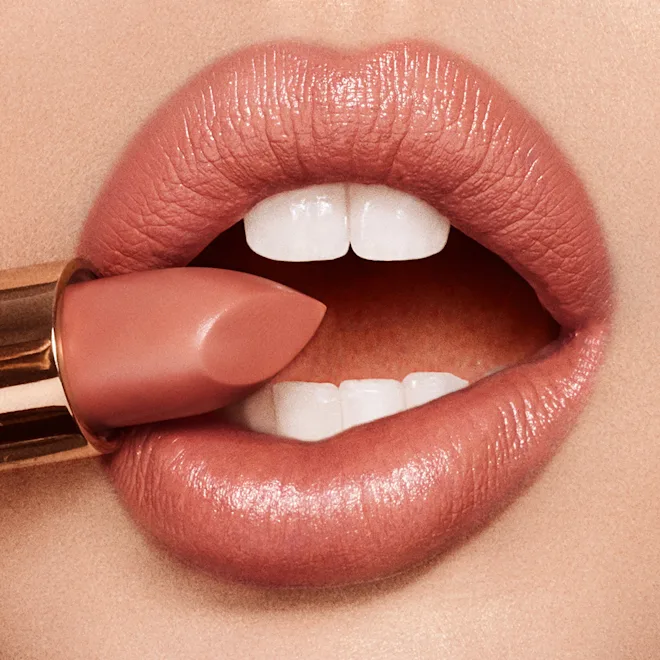 CHARLOTTE TILBURY K.I.S.S.I.N.G - Image 2