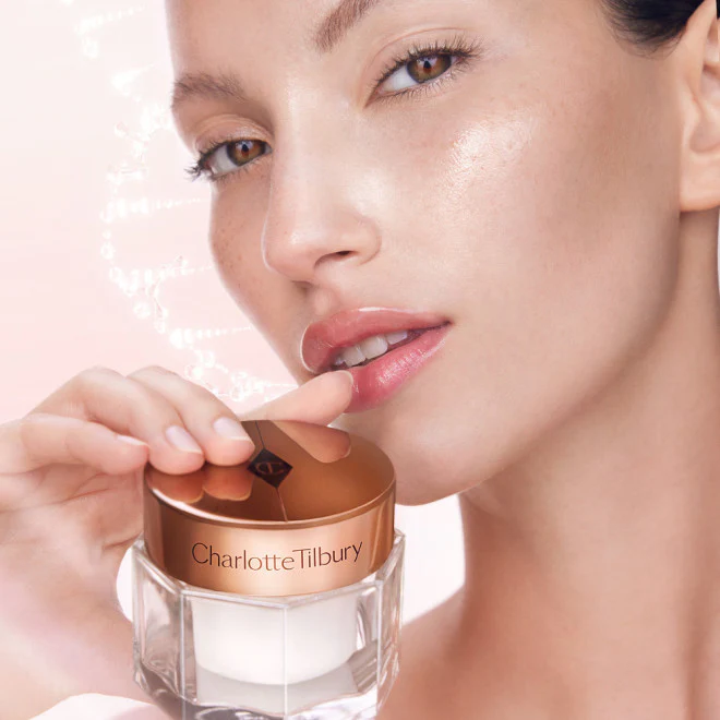CHARLOTTE TILBURY'S REVITALISING MAGIC MINI SKIN SET - Image 2