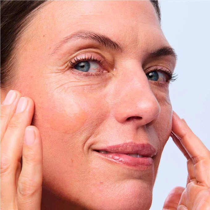 CLARINS DOUBLE SERUM Anti-Aging + Anti-Wrinkle Serum - Image 2