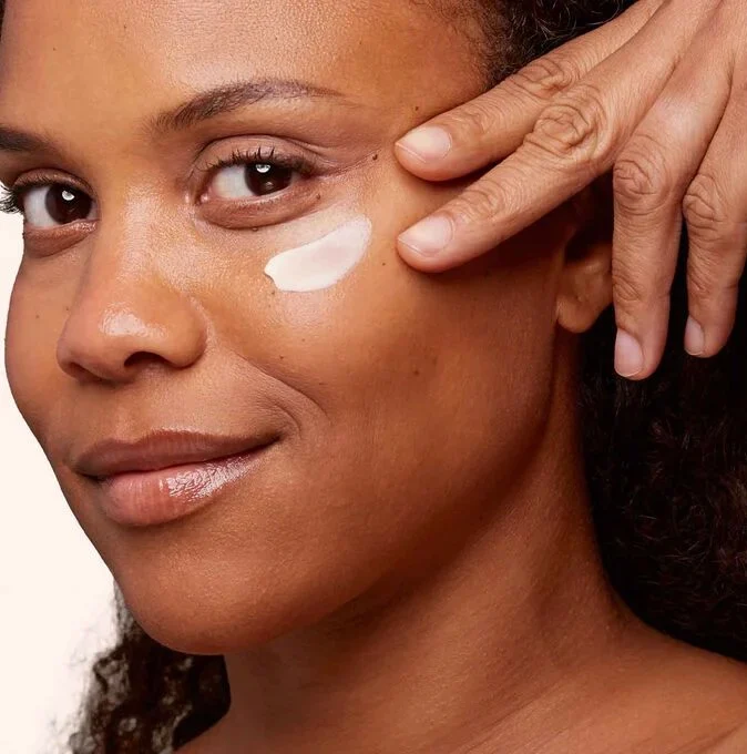 CLARINS Total Eye Smooth - Under Eye Smoothing Balm - Image 5