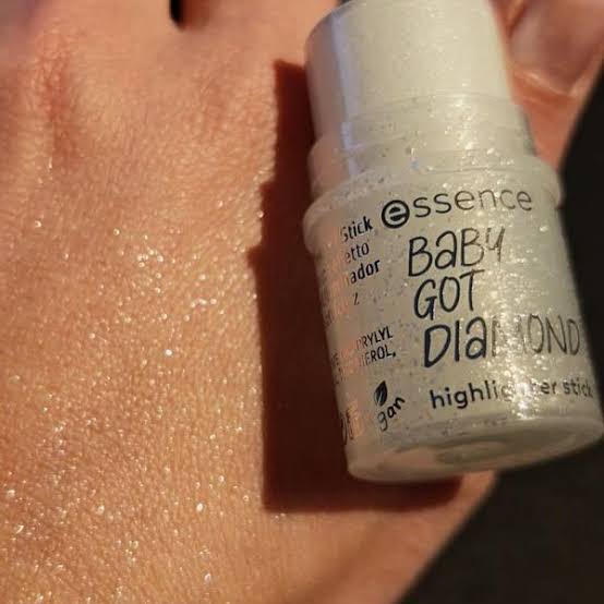 Essence Baby Got Diamond highlighter stick - Image 4