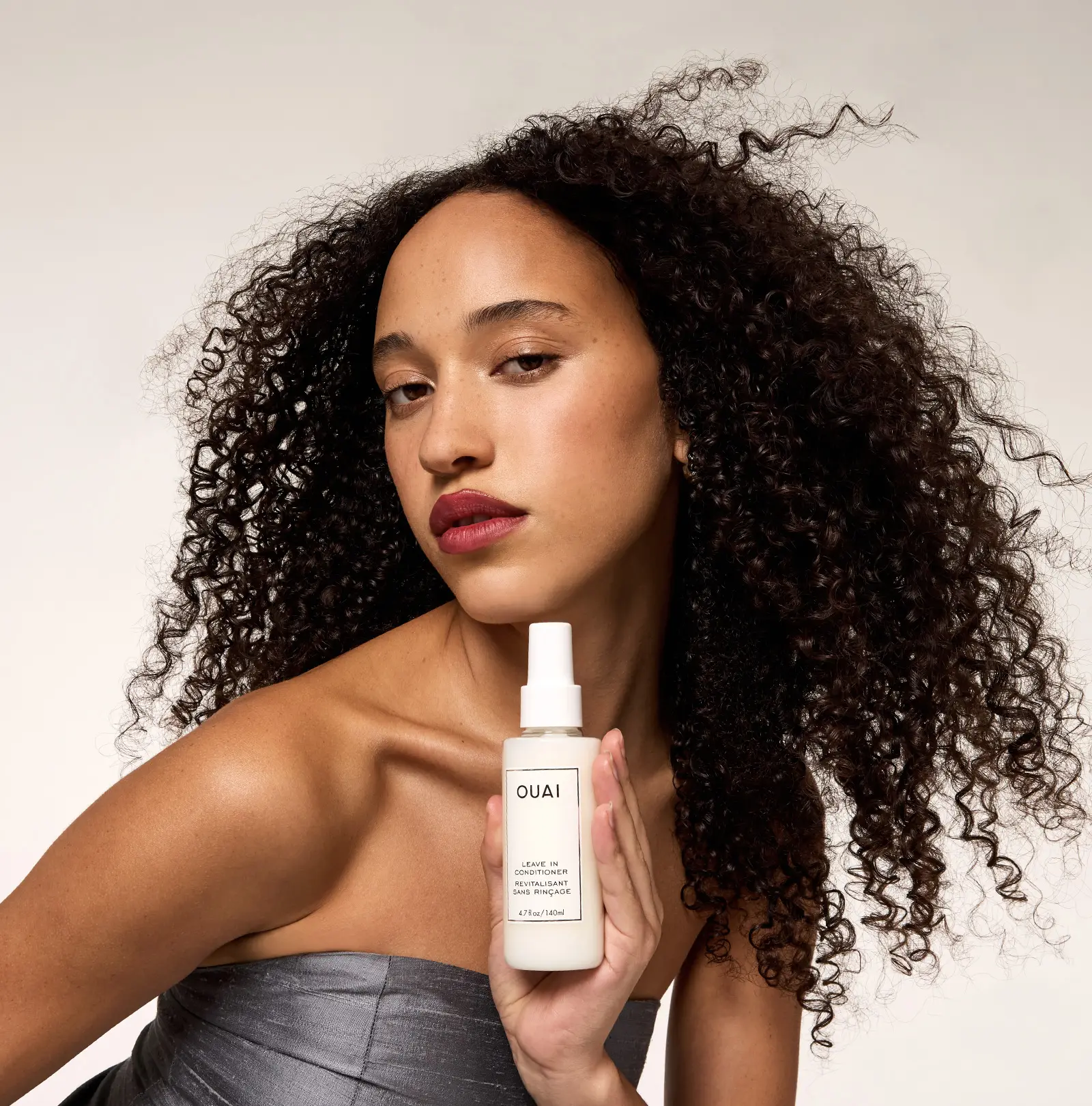 OUAI Leave in Conditioner (mini size 25ml) - Image 3