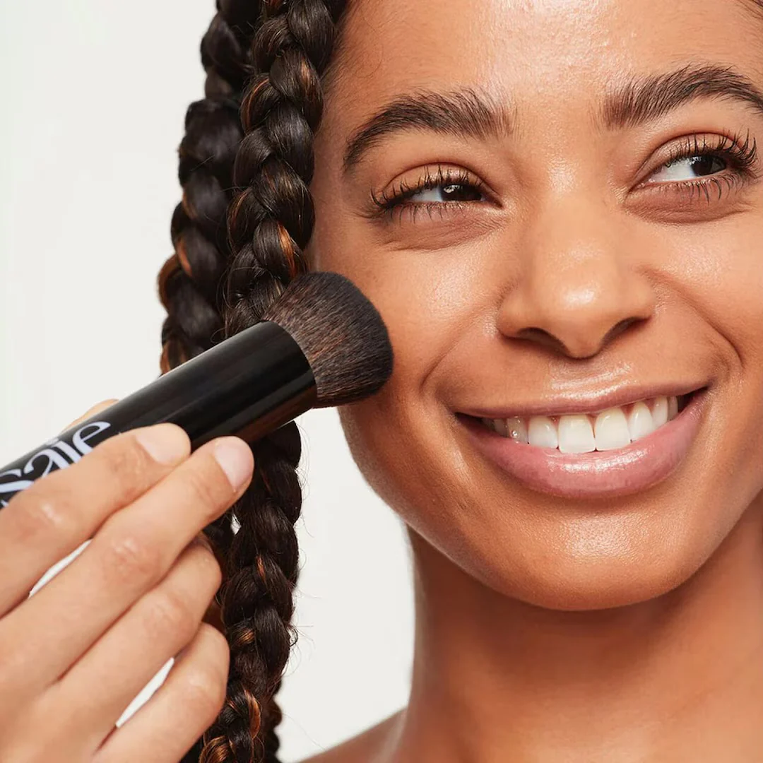 SAIE The Base Foundation Brush - Image 2